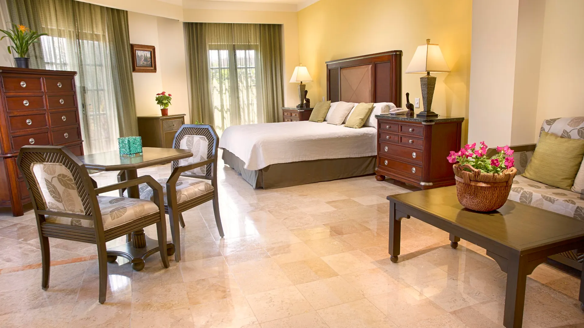 Hotel Los Itzaes By 5Th Av location